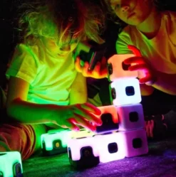 Cubi luminosi logici