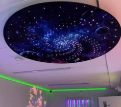 Display a soffitto con fibre ottiche